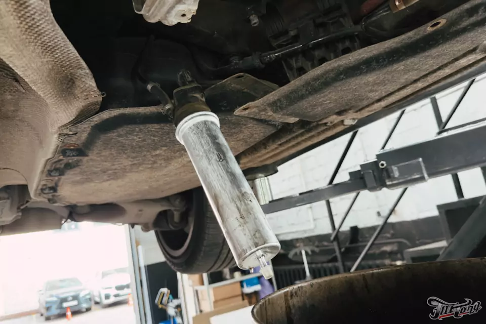 Установили на BMW X5 систему активного выхлопа Terminator! Выполнили комплексную шумоизоляцию салона и построили новую акустическую систему, провели техническое обслуживание